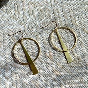 Gold color round triangle drop earrings